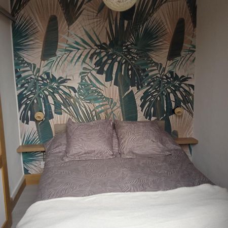 Au Petit Nid D'Apollon Apartment Отон Екстериор снимка